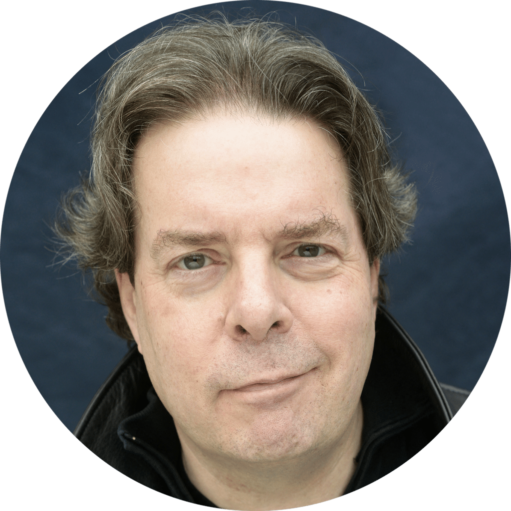 Douglas Kennedy nous revient avec Et c’est ainsi que nous vivrons, une dystopie qui plonge les États-(dés)Unis dans le noir. Le plus effrayant, c’est que le pire pourrait bien arriver.