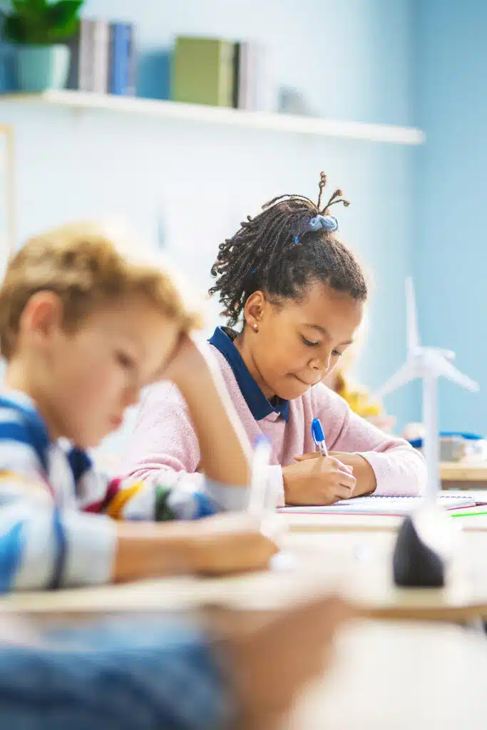 Tout semblait bien parti l’une des mesures phare du Pacte pour un enseignement d’excellence. Et pourtant, la belle mécanique semble se gripper.