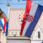 la-bas-drapeaux-crotaes-ivan-klindic-shutterstock