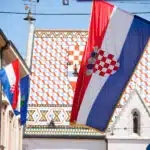 la-bas-drapeaux-crotaes-ivan-klindic-shutterstock