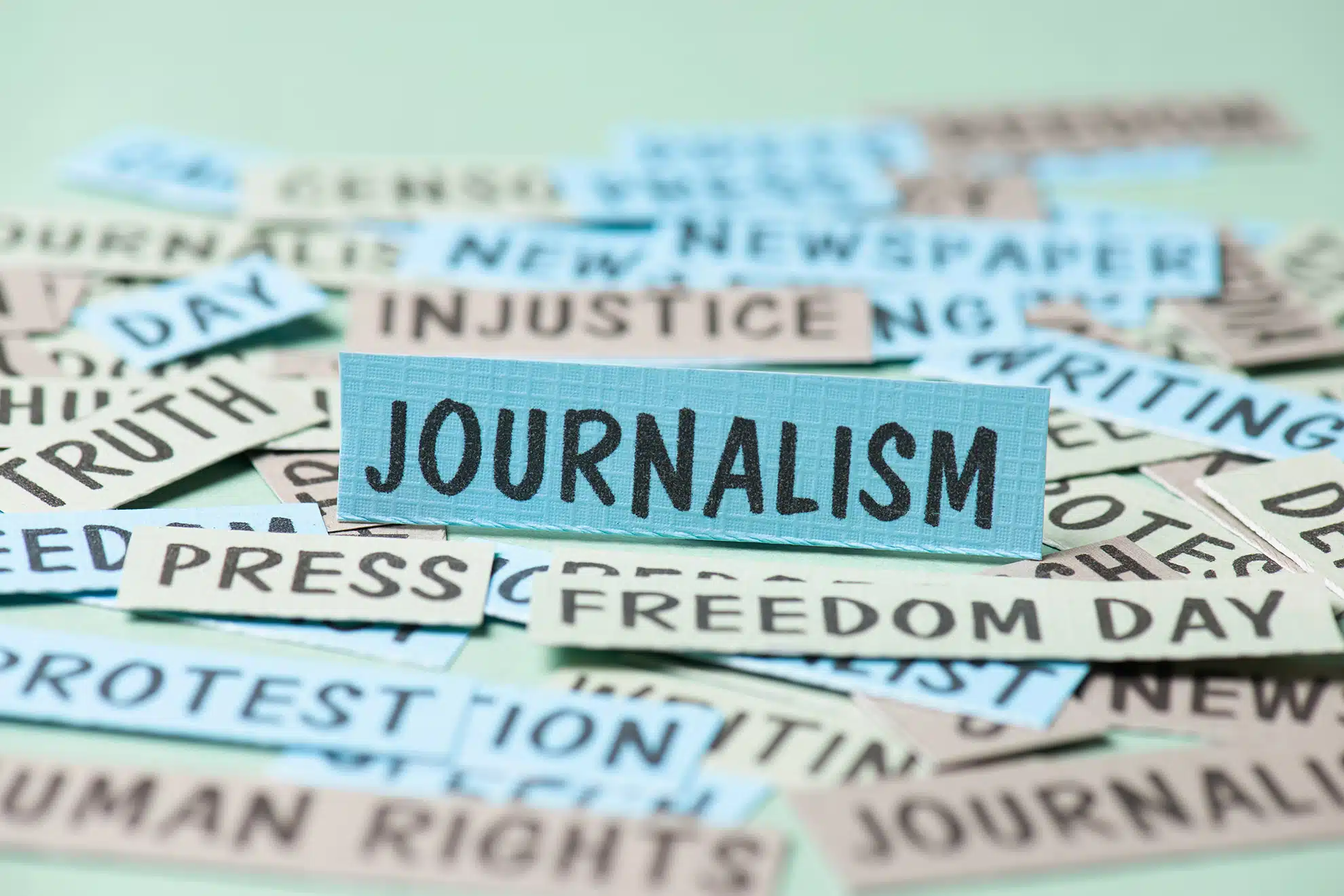 la-bas-mots-journalisme-berit-kessler-shutterstock