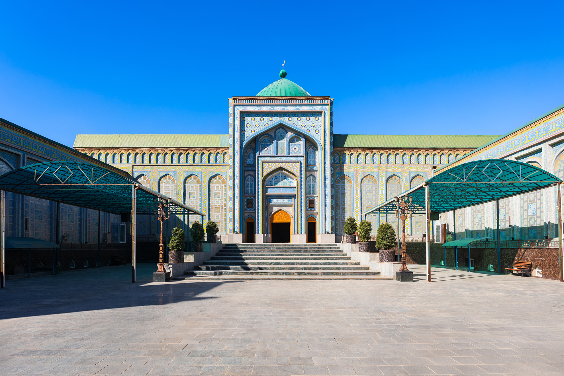 la-bas-tadjikistan-mosquee-doushanbe-saiko3p-shutterstock tadjikistan islam mosquée