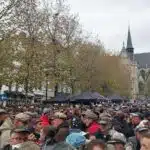 LE-Saint-V-antifascisme-Sablon-foule