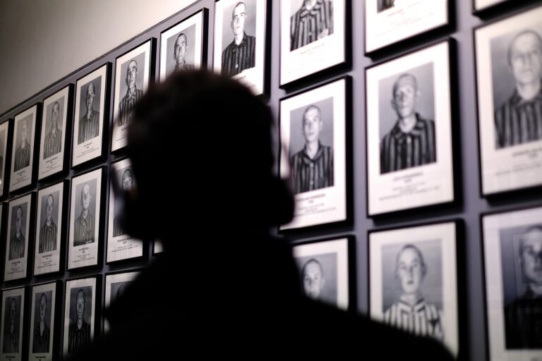 photos auschwitz tal bruttmann